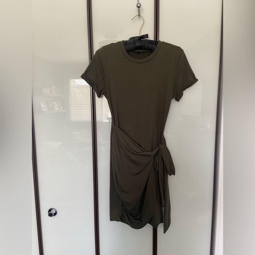Fashion nova green wrap dress short sleeves